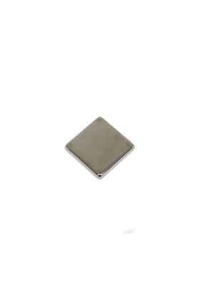 Aimant carré en terre rare (Rare Earth) 20x20x 3 mm argent nb35 3200 Gauss